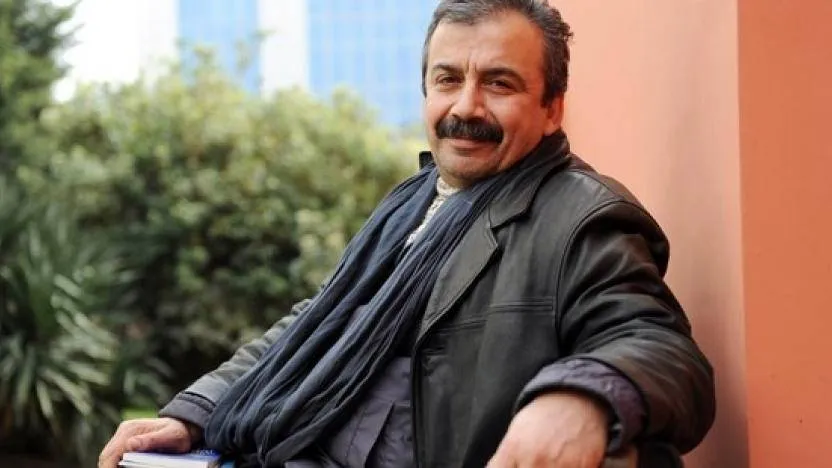 1680619762842-page-sirri-sureyya-onder-15-temmuz-acik-bir-nato-operasyonu-286021619