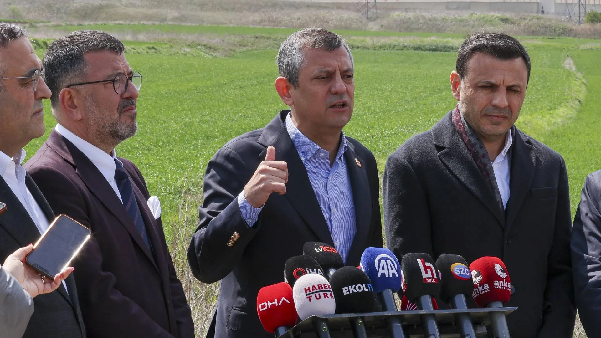 Özel’den İmamoğlu’na erişim engeline tepki