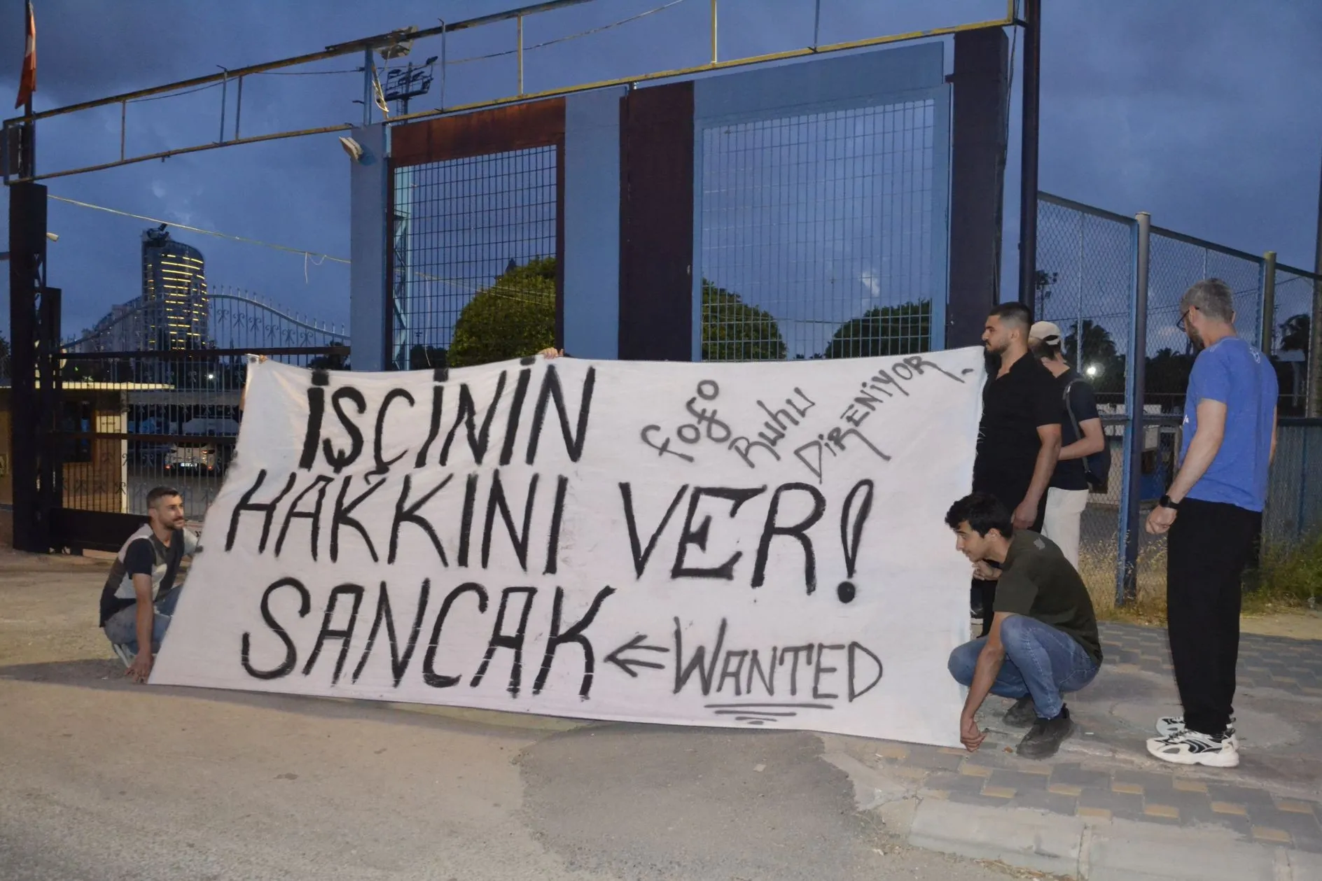 Adana Demirspor taraftarlarından eylem