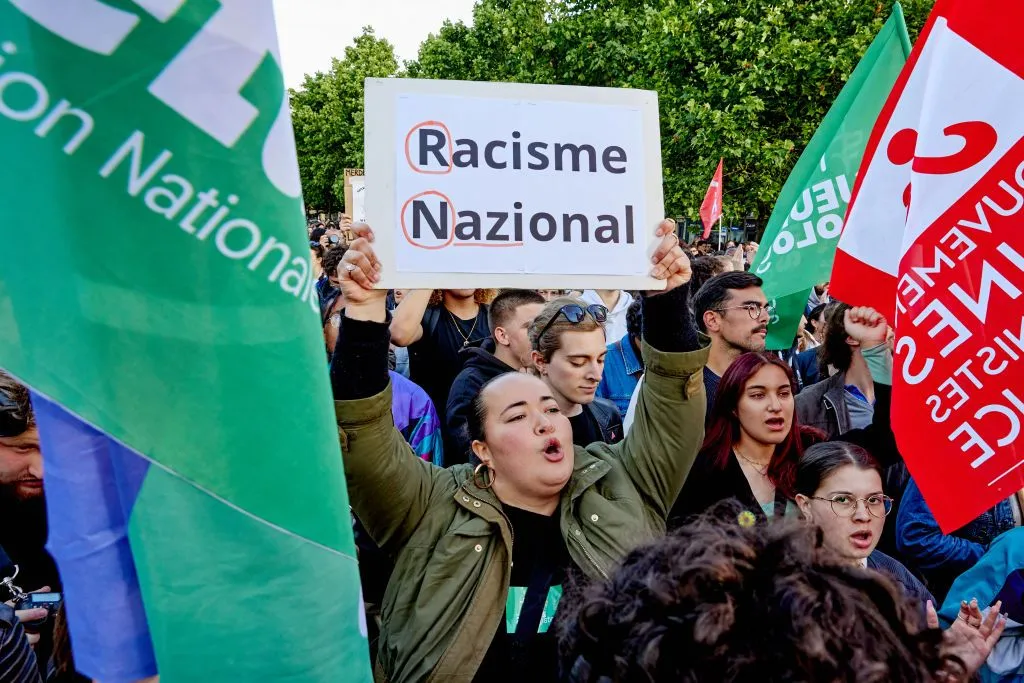 Paris’te tartışmalı yürüyüş