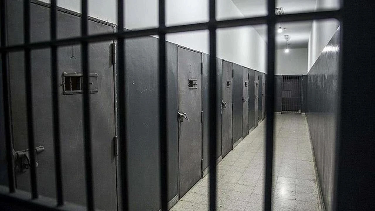 Hukukçu ve hekimlerden cezaevleri uyarısı