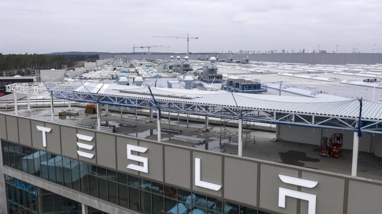 Avrupa Tesla’yı terk ediyor