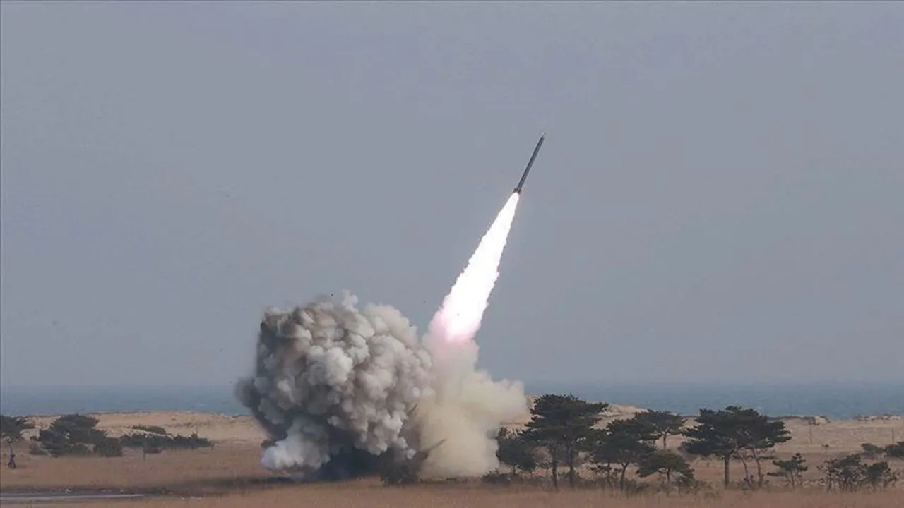 husilerden-israile-supersonik-fuzeyle-saldiri-bhcg