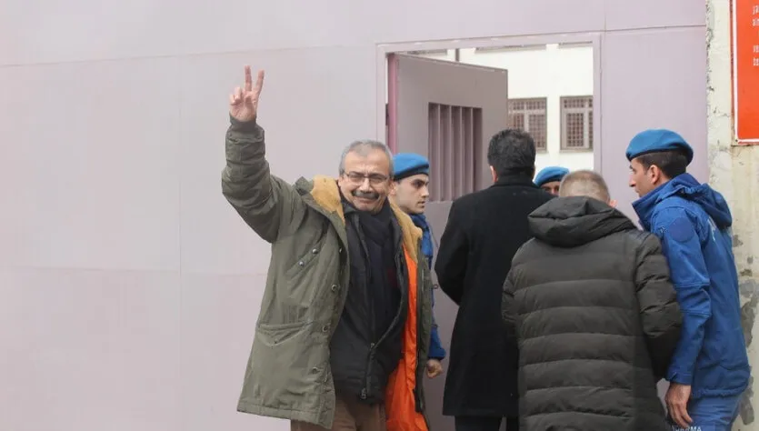 sırrı 33