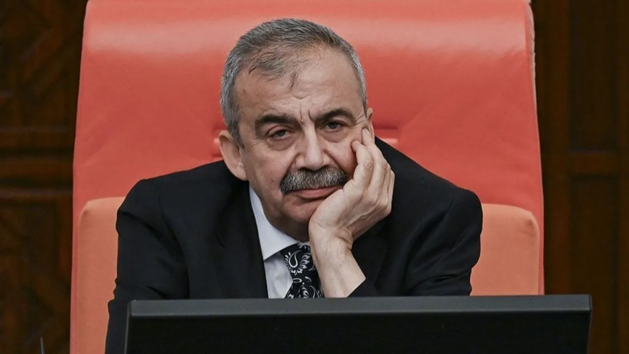 sırrı 44