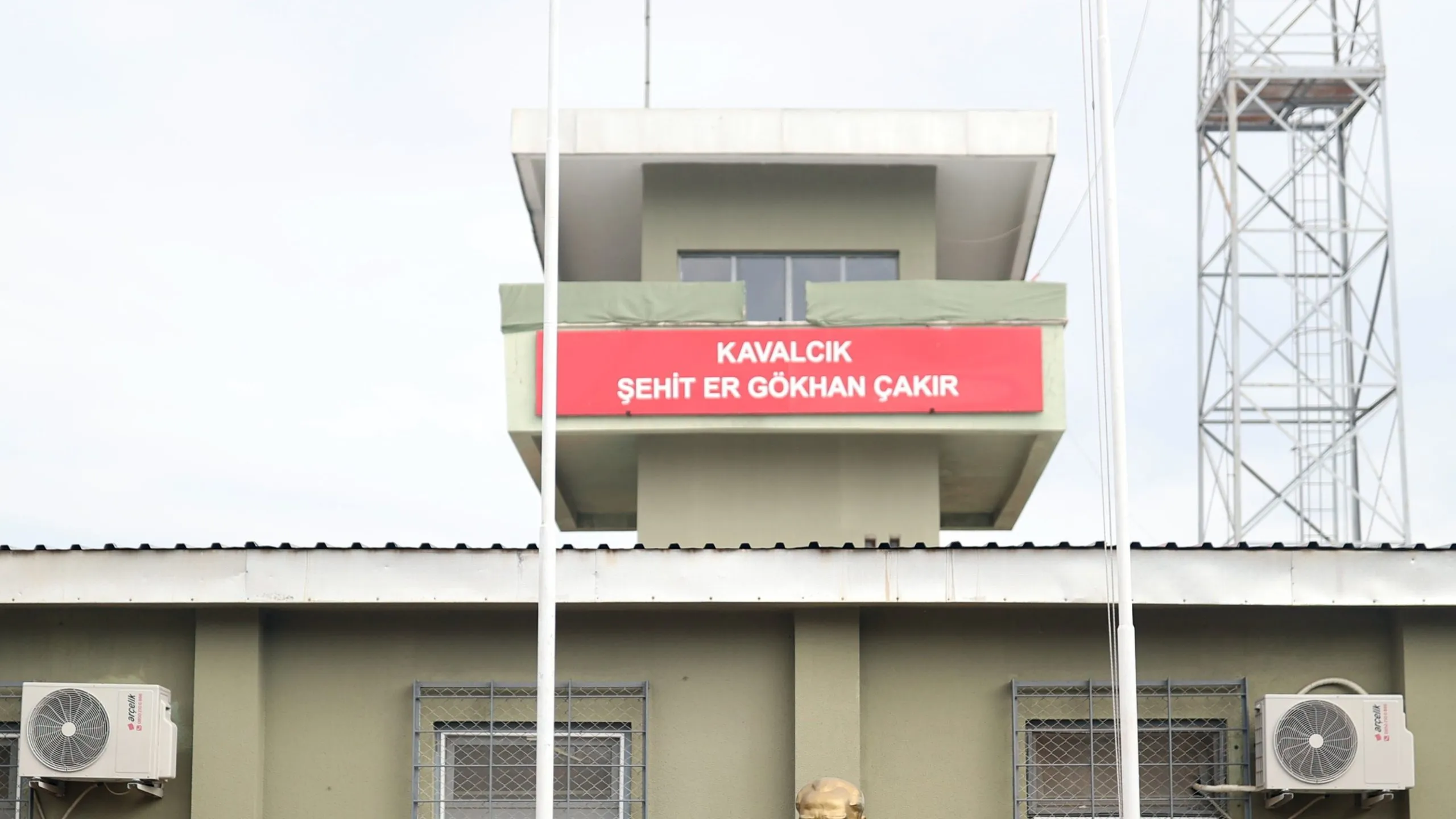 Göçmeni öldürüp karakol bahçesine gömdüler