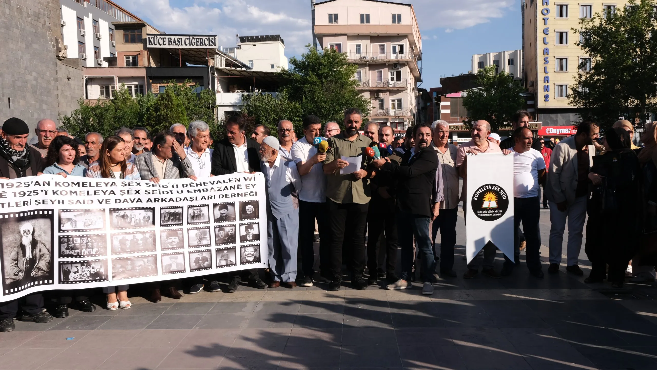 Mezar yerleri açıklansın