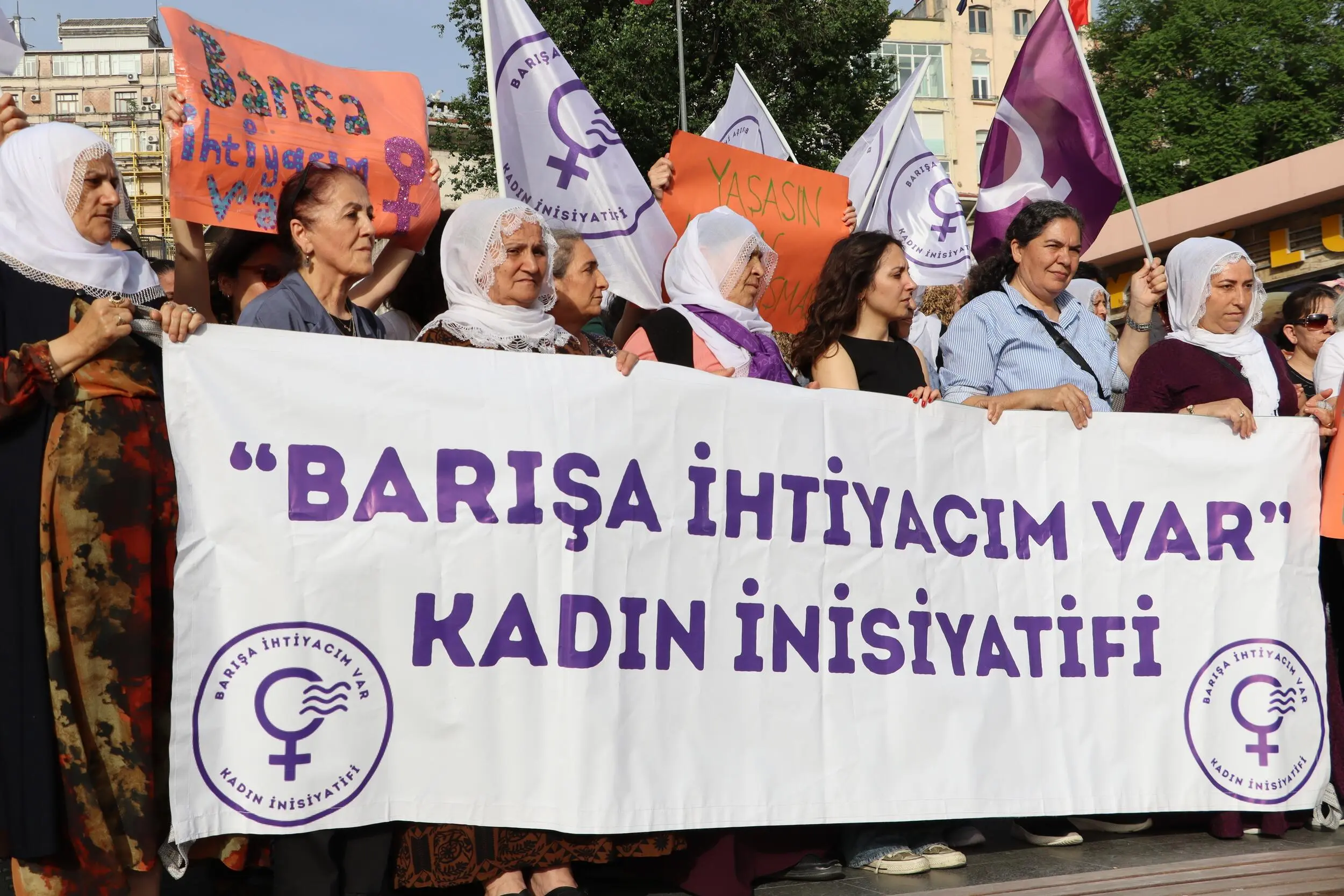 Barış komisyonu talebi