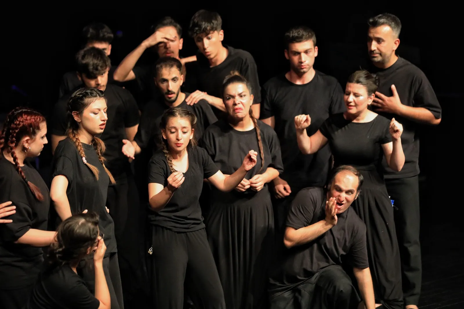 Sanat ve anadil aynı sahneye çıktı I