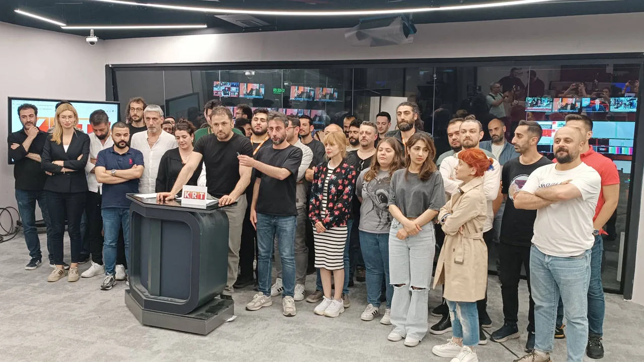 KRT TV çalışanları iş bıraktı