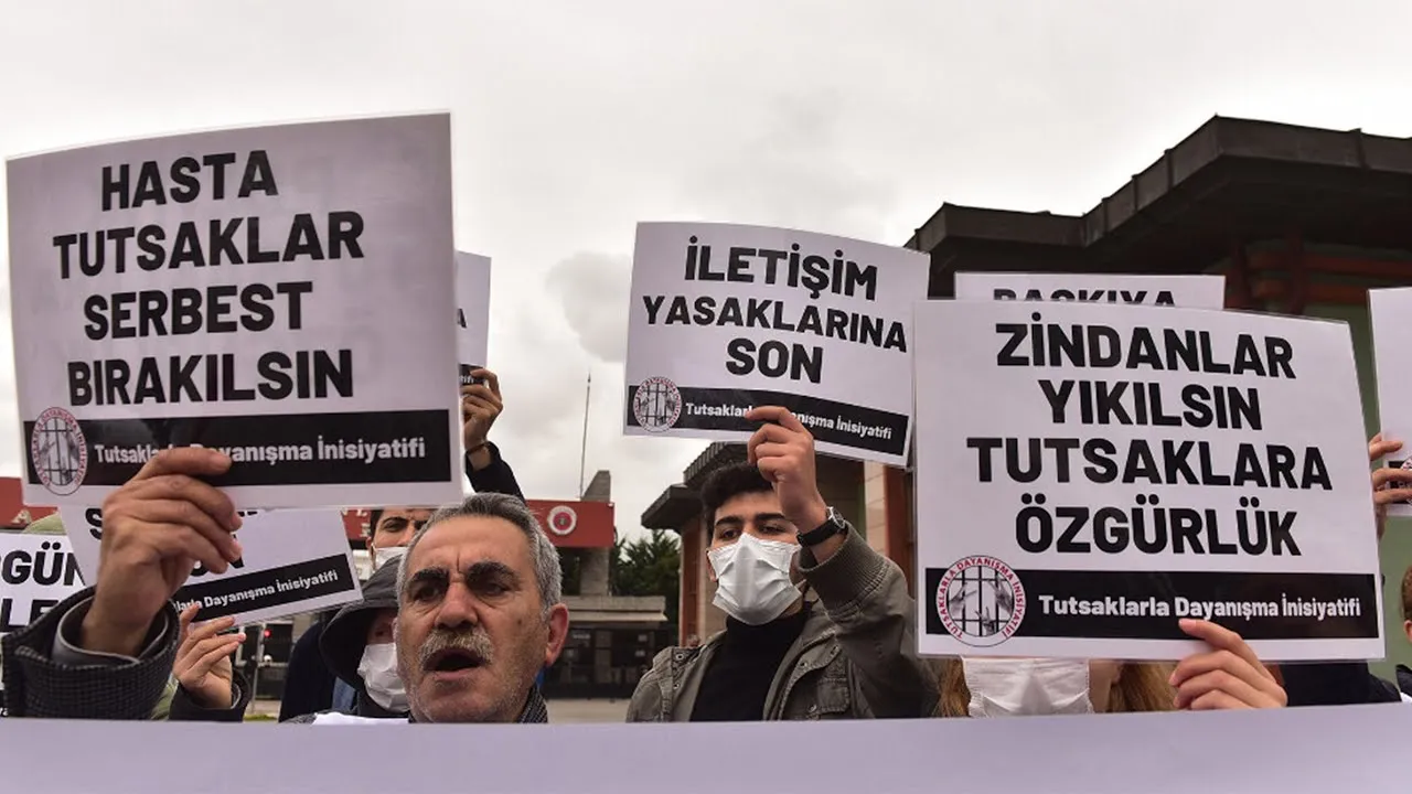 İHD’den 3 kentte hasta tutsaklar için eylem