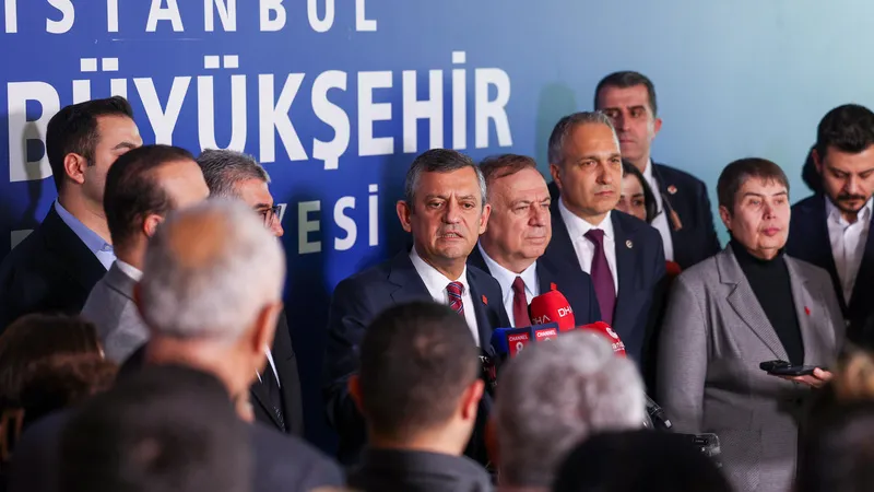 CHP kurultay davası ertelendi