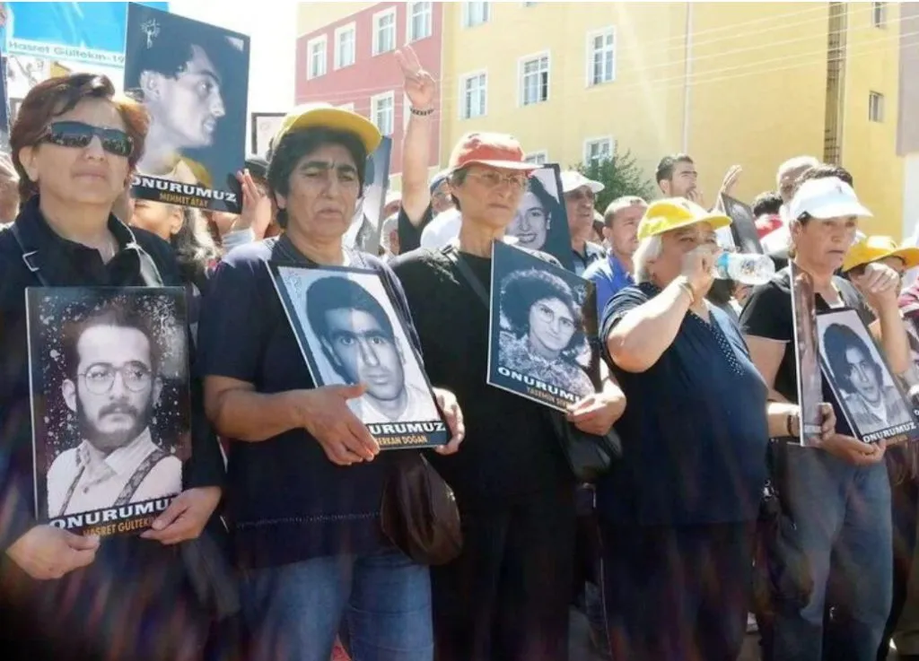 ‘Yaşam hakkının usul boyutu ihlal edildi’ — AYM’den 12 yıl sonra Sivas Katliamı kararı görseli