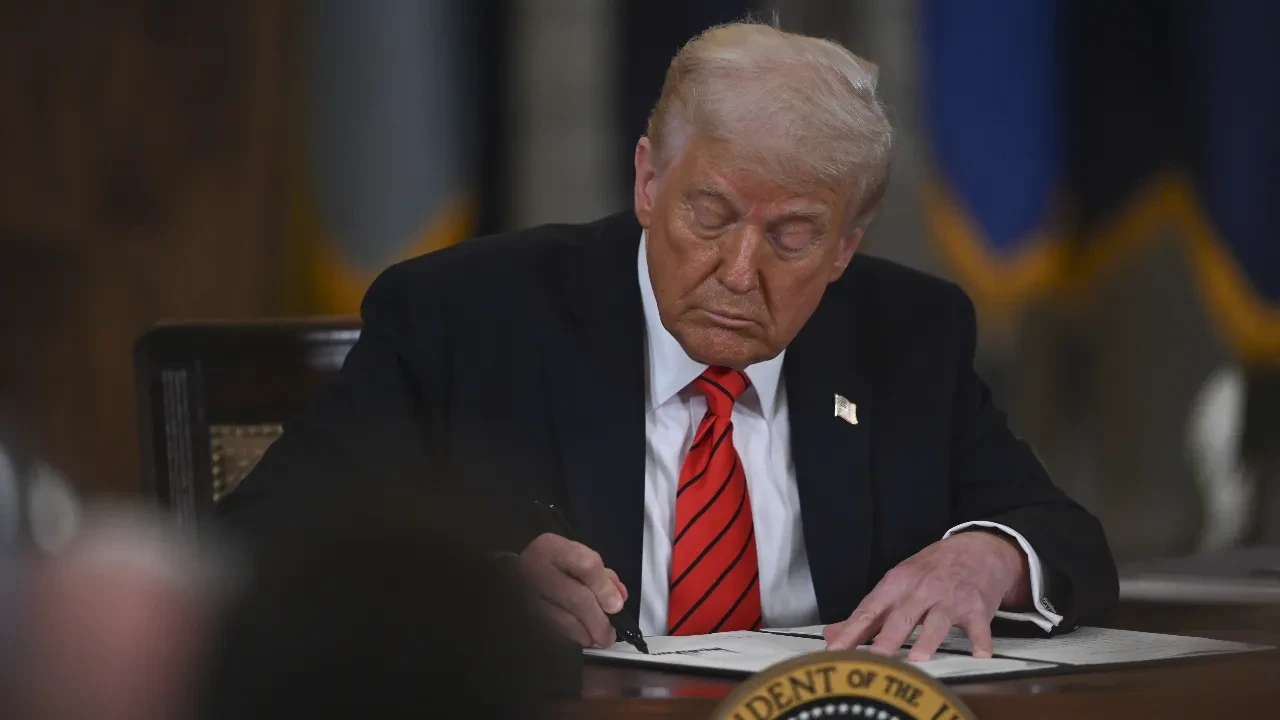 Trump’tan BRICS ülkelerine ithalat tarifesi