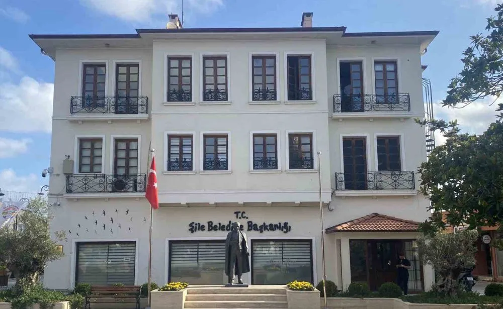 CHP’li belediyelere operasyon