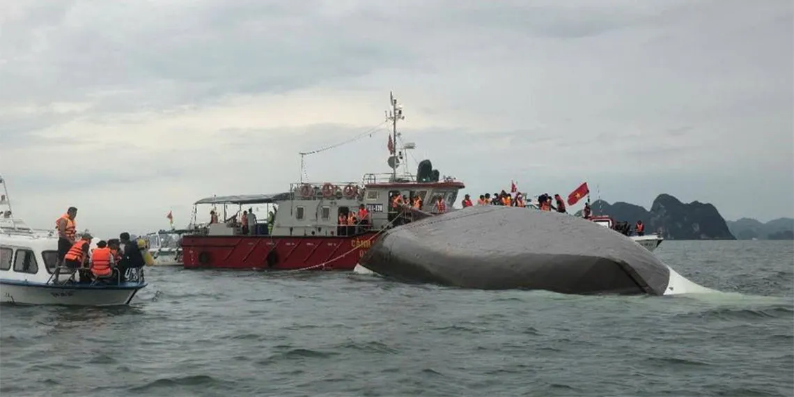 Vietnam’da tur teknesi alabora oldu