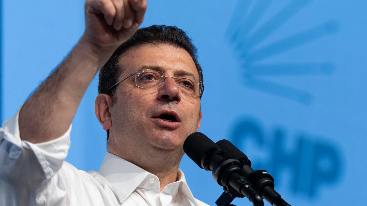 “Demokrasi askıya alındı”
