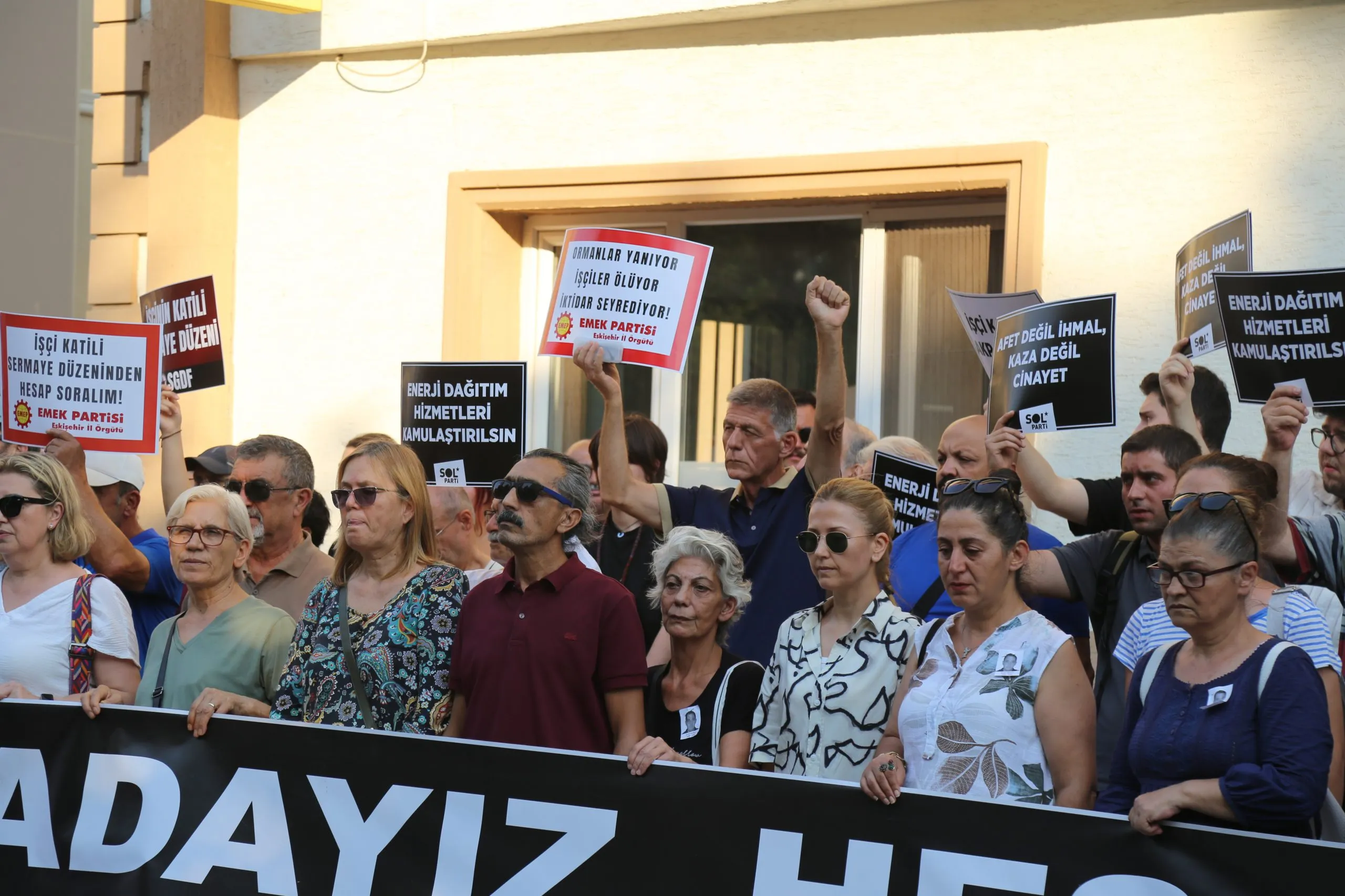 Eskişehir Orman Bölge Müdürlüğü önünde protesto