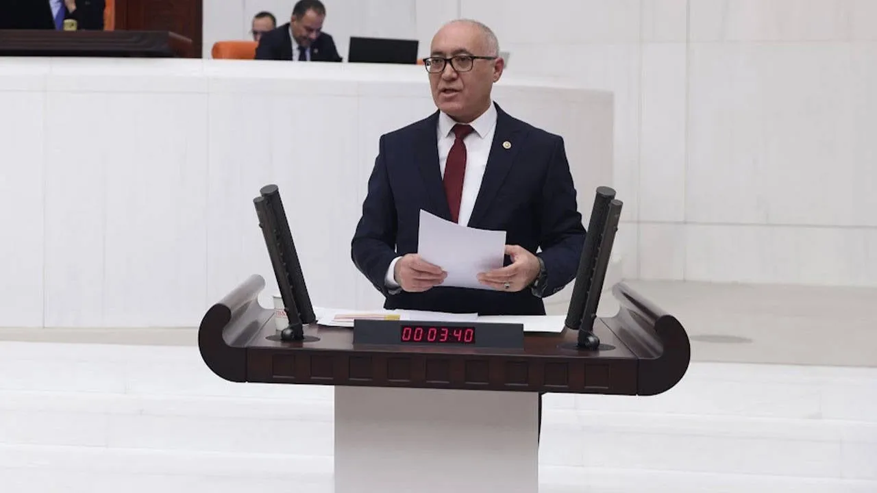 Üç günde üç ayrılık