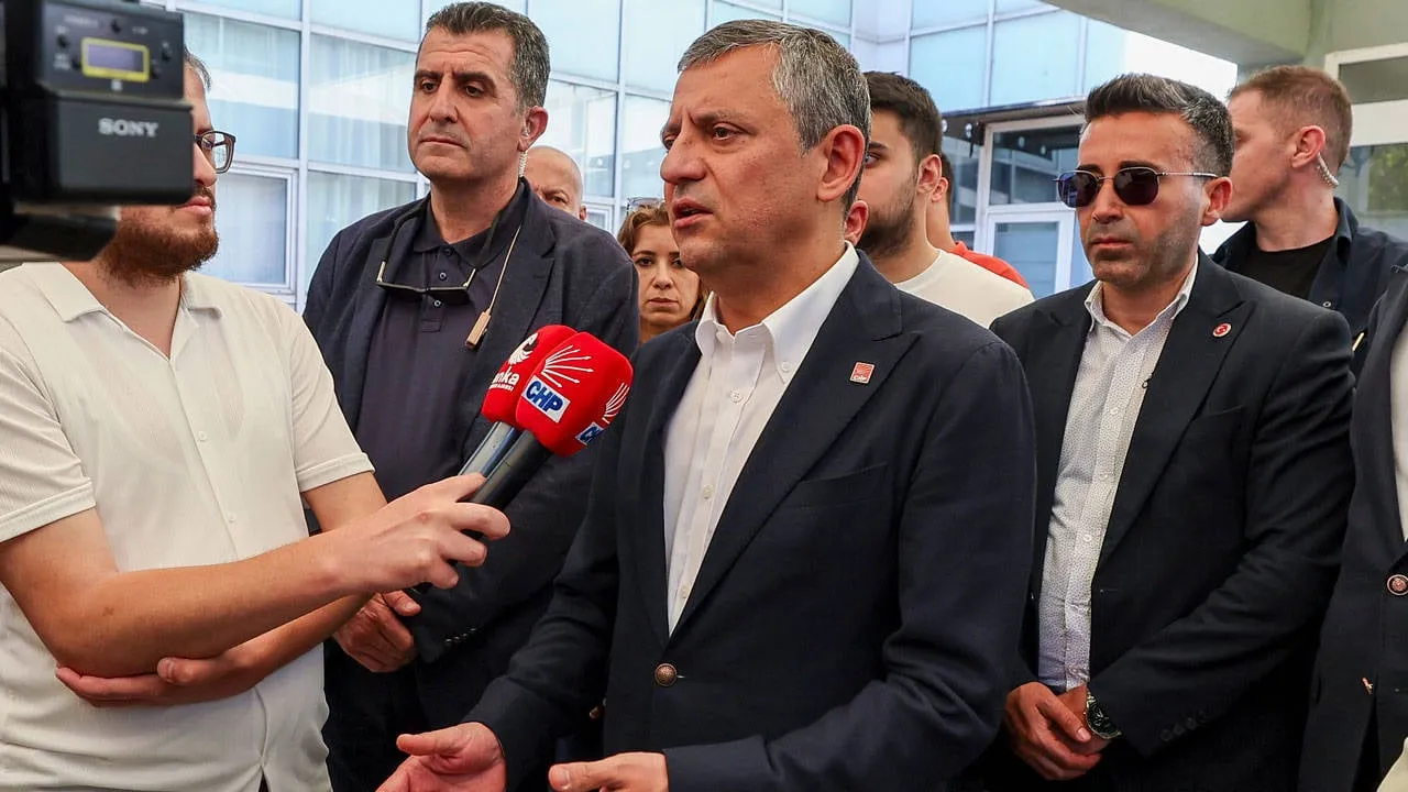 Tunç Soyer’i ziyaret etti