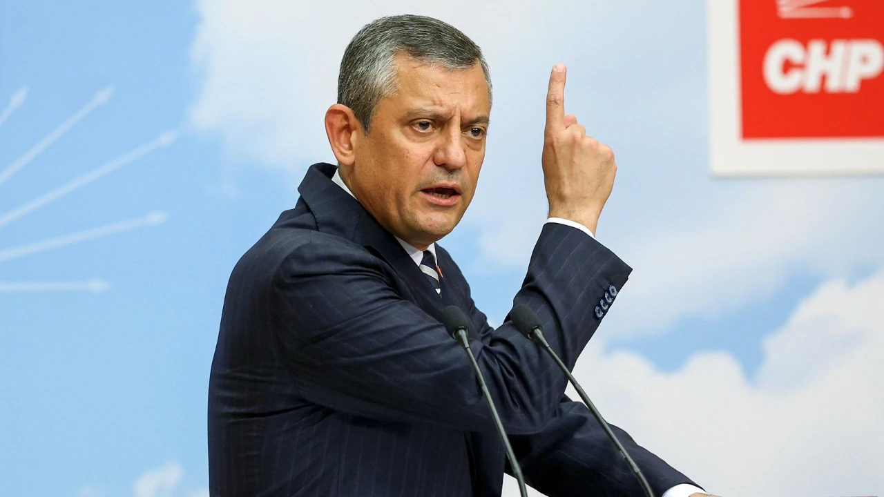 “Cumhurbaşkanına hakaret” ve “suça tahrik” iddiası