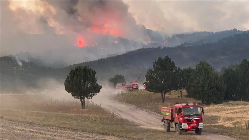 Yangınlar bir türlü söndürülemedi