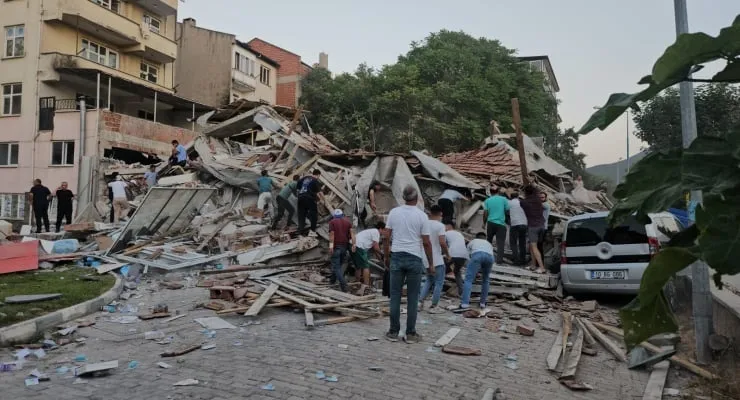 1 kişi yaşamını yitirdi, 29 kişi yaralandı