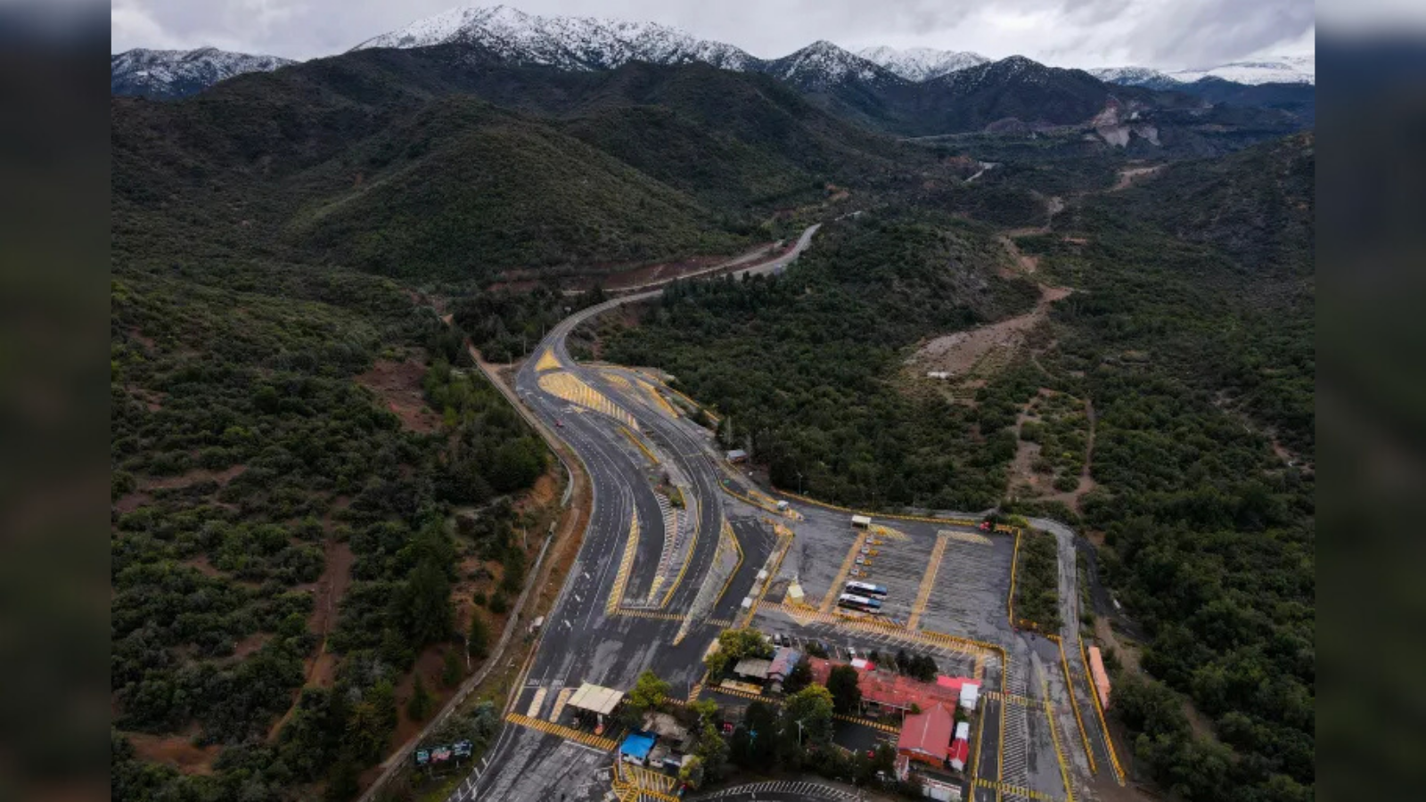 Çöken bakır madeninde mahsur kalmışlardı