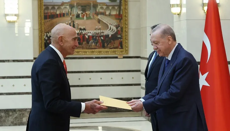 Michael Rubin’den sert Barrack yazısı
