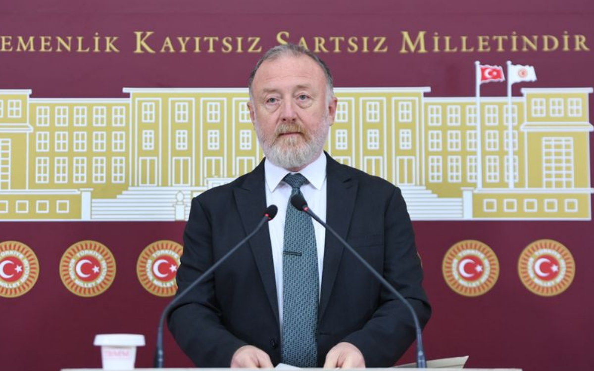 “Komisyon, Öcalan’la görüşmeli”
