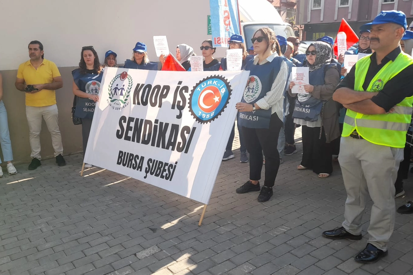 Bazı vali ve kaymakamların grevdeki işçileri tehdit ettiği iddiası