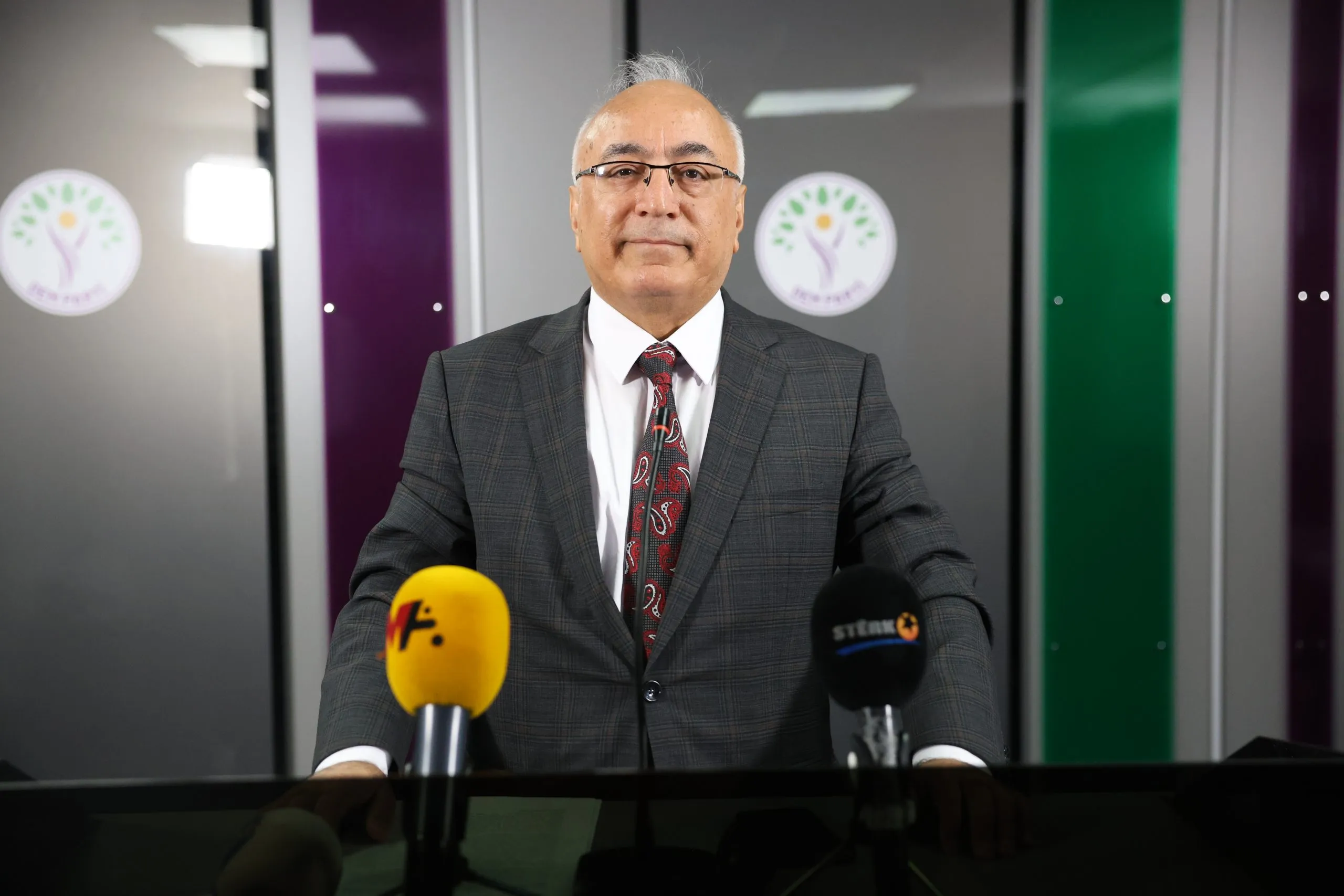 DEM Parti AK’nin kararını hatırlattı