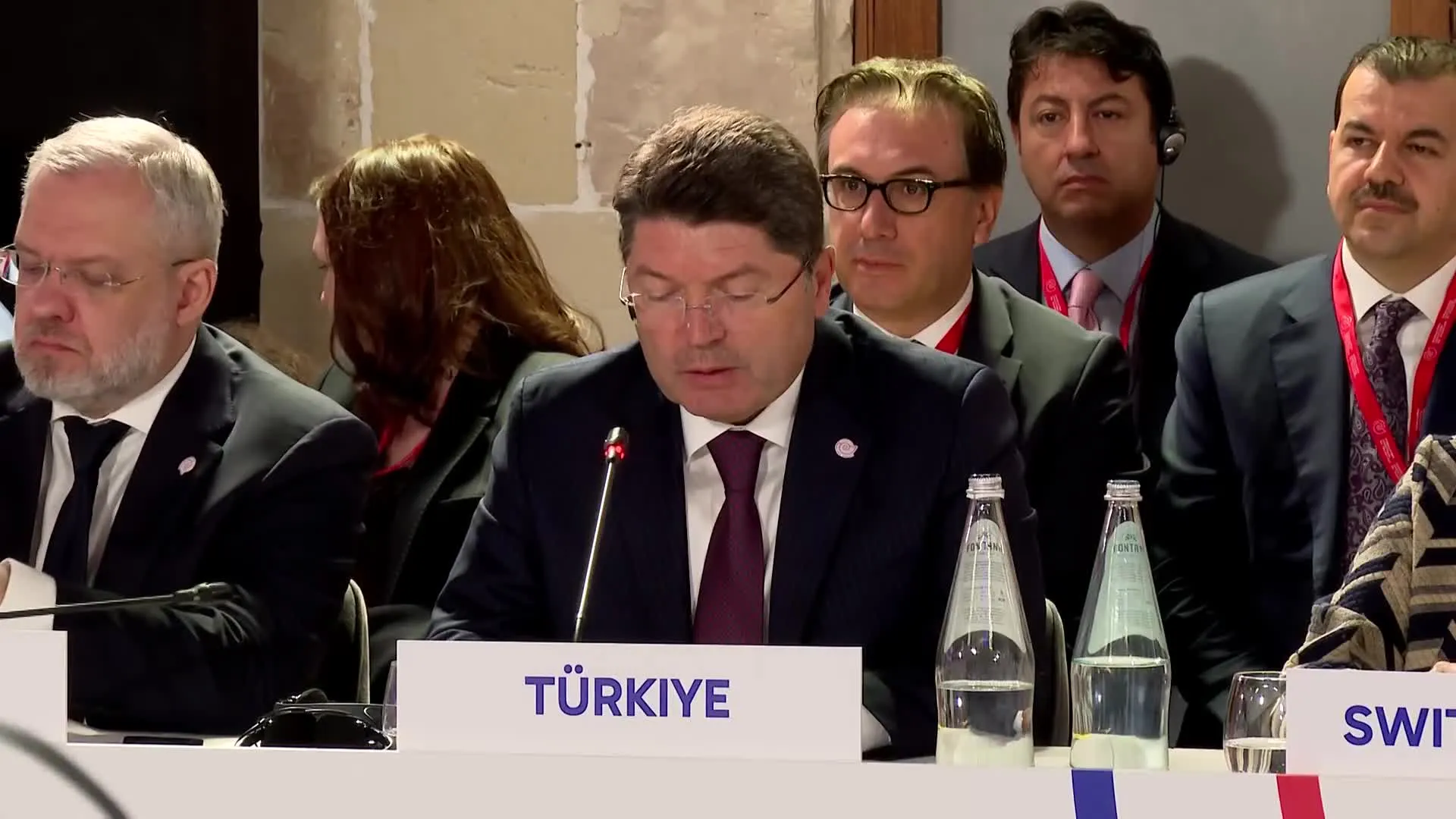 Bakan Tunç’a göre AK ‘önemli bir referans’