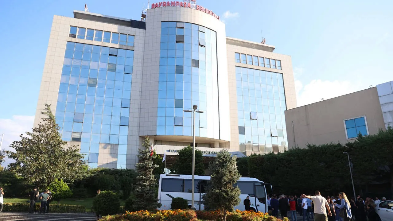 Bayrampaşa Belediyesi’ne operasyon