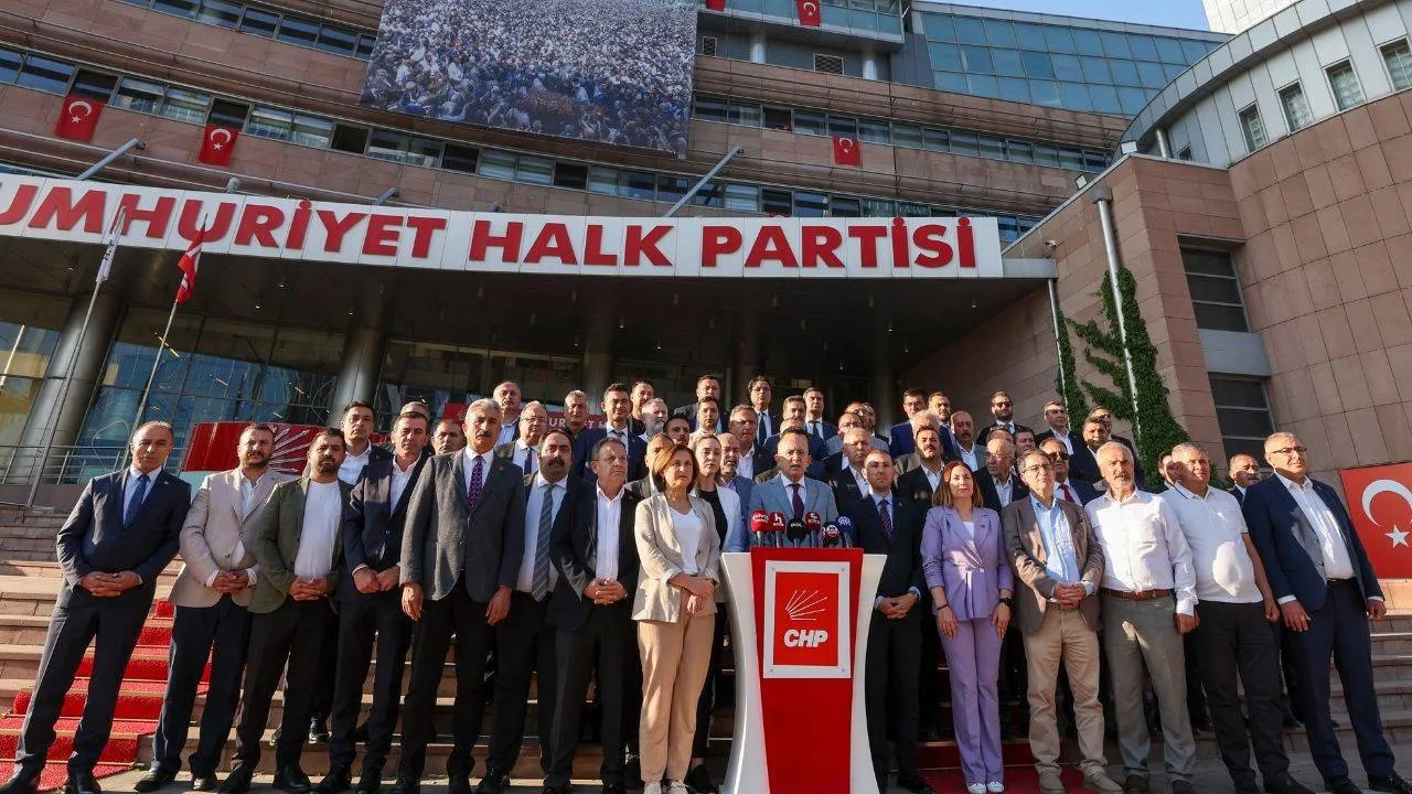 Avcılar ve Beşiktaş belediyelerine operasyon