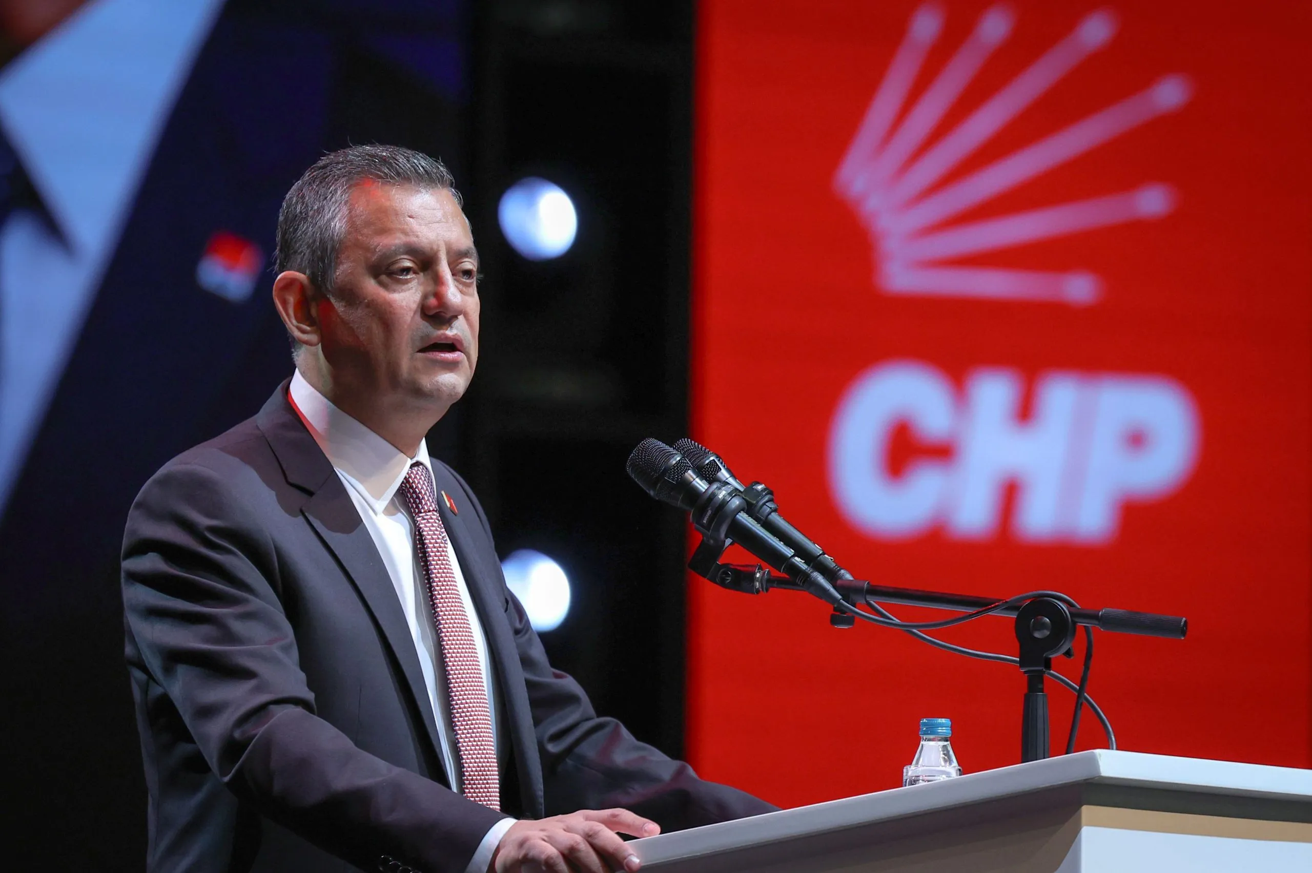 Demokrasi ve onur çağrısı