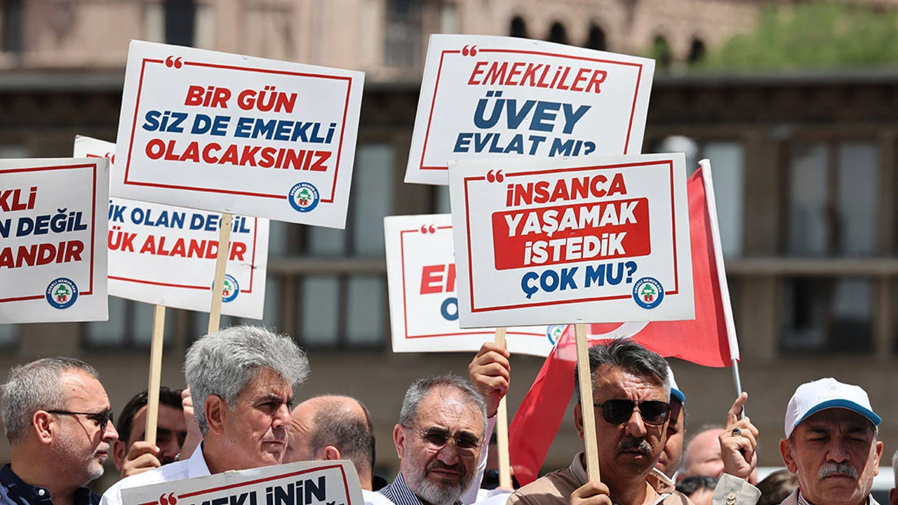 Meclis komisyonundan geçti — En düşük emekli maaşı 23 bin 552’ye çıkacak görseli