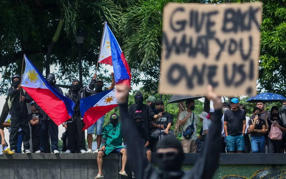 Filipinler’de yolsuzluk ve rüşvet protestoları