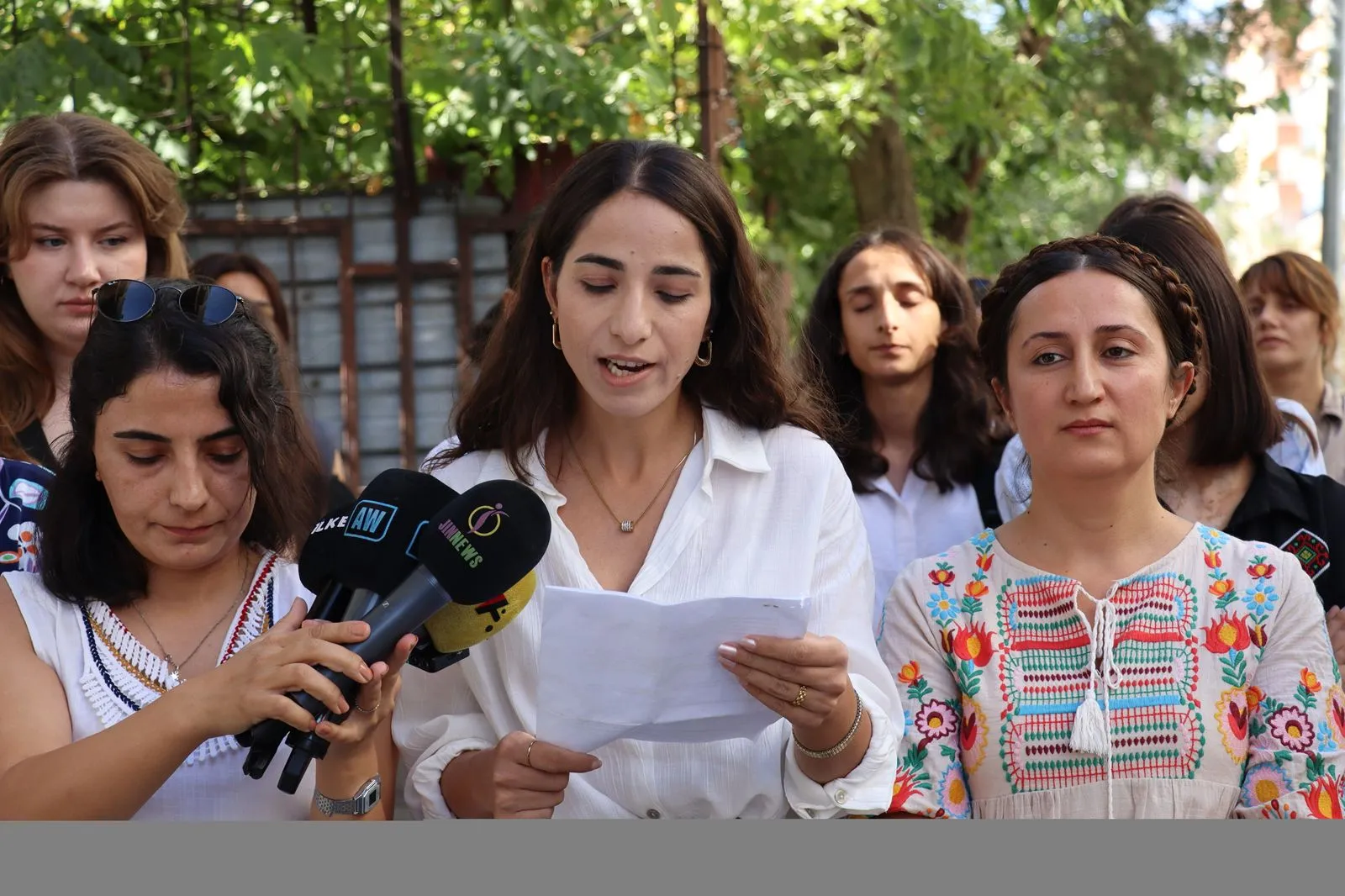 Aslan, Durgut ve Değer tehdit edilmişti