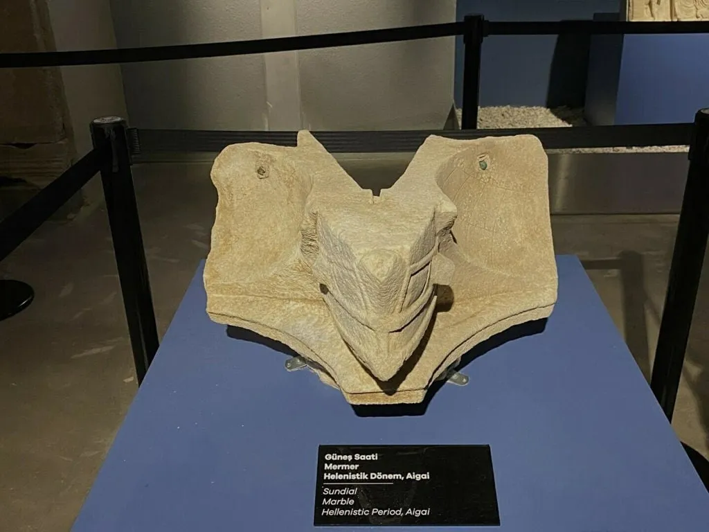Gemi pruvası biçiminde tasarlanmış