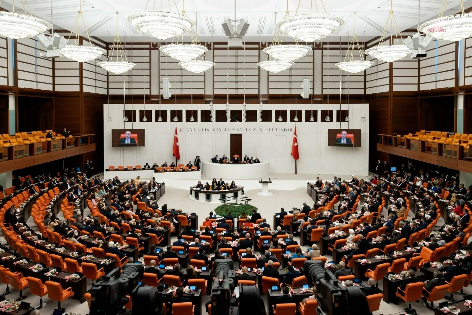 DEM Parti’den Demirtaş ve siyasiler için önerge