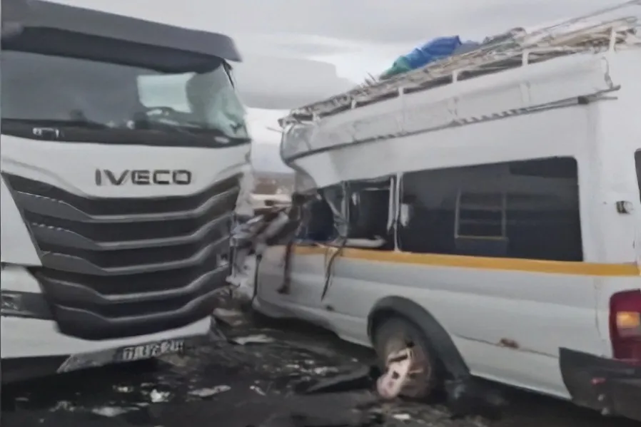 Nevşehir’de tarım işçilerini taşıyan minibüs kaza yaptı