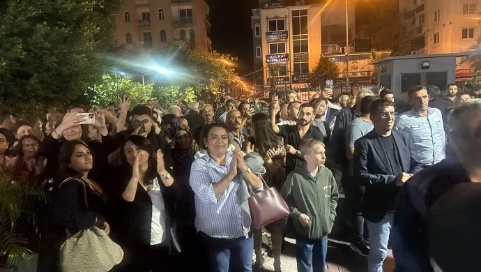 Yerlerine kayyum atanmıştı