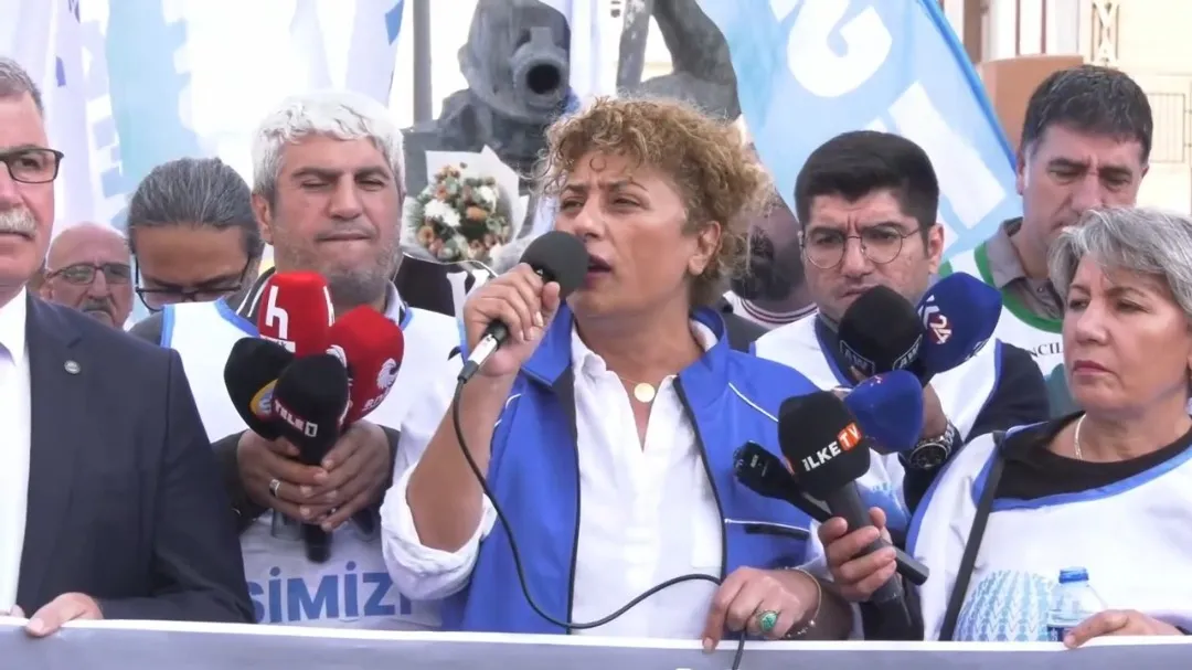 “125 bin emekçi ihraç edildi”