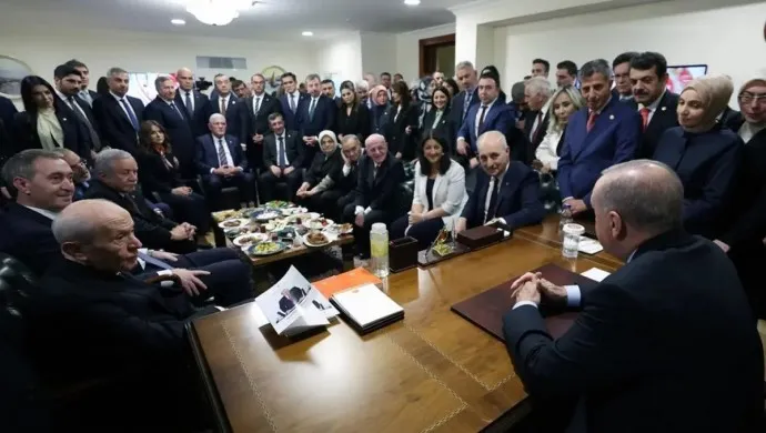 AKP’den DEM Parti’ye ‘nezaket’ ziyareti