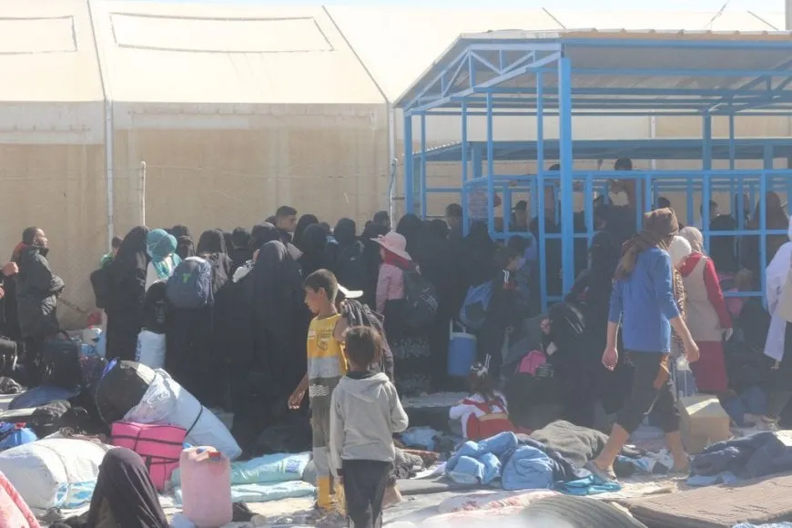 IŞİD’lilerin ailelerinin tutulduğu Hol Kampı