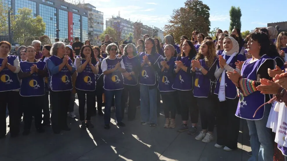 ‘Barış özlemini yüklenen’ kadınlar Ankara’ya ulaştı