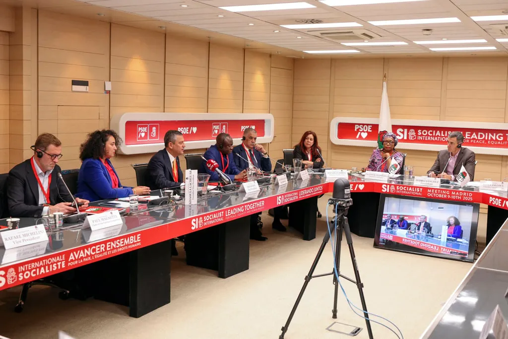 Özel, Sosyalist Enternasyonal’de