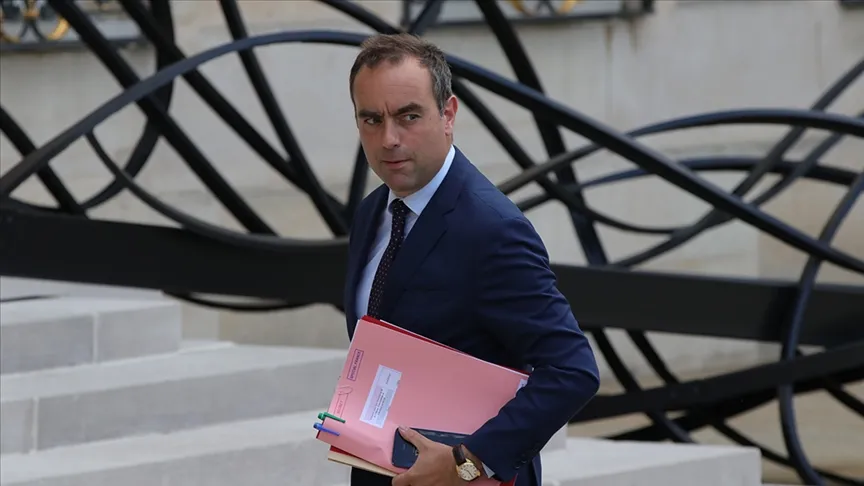 Fransa’da hükümet krizi sürüyor