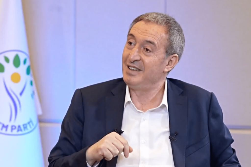 Tuncer Bakırhan’dan ‘çerçeve yasa’ açıklaması: — 'Demirtaş ve Yüksekdağ siyasi hayata katılacak' görseli